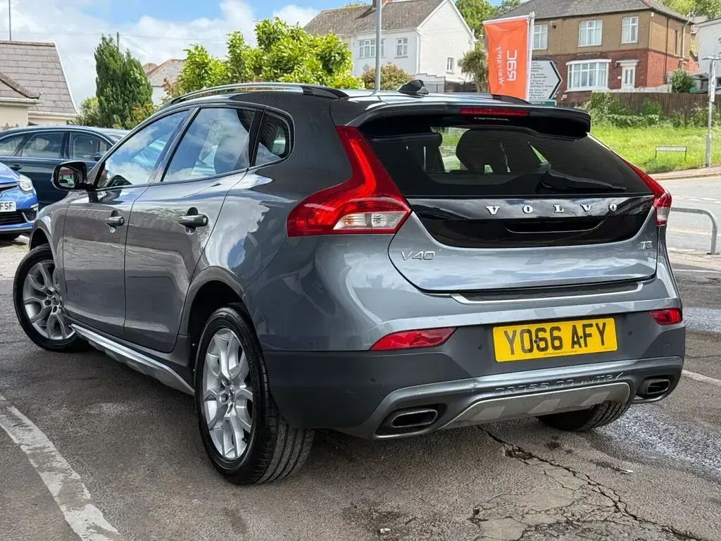 Used Volvo V40 Pro 152 HP (111 kW) 2017 Grey Hatchback