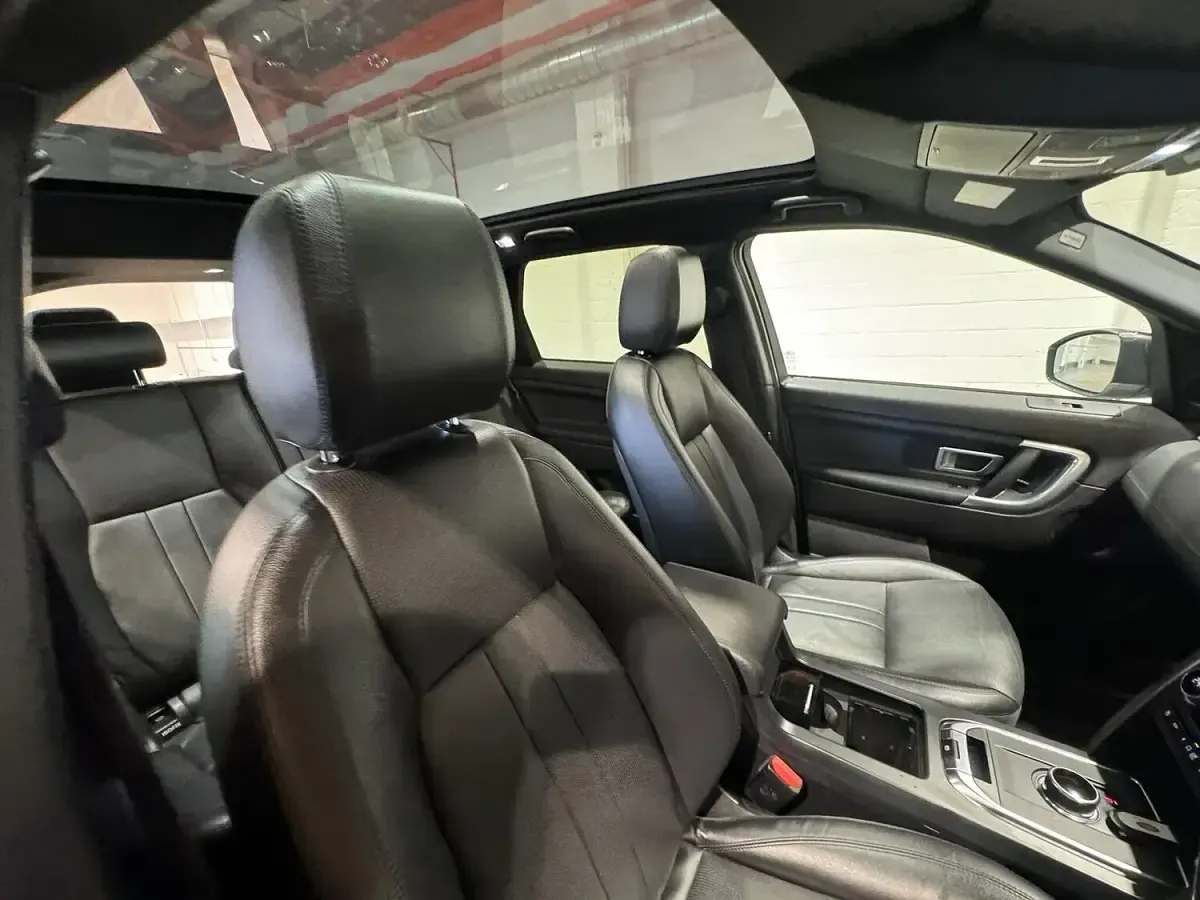 Used Land Rover Discovery Sport Landmark 180 HP (132 kW) 2018 White SUV