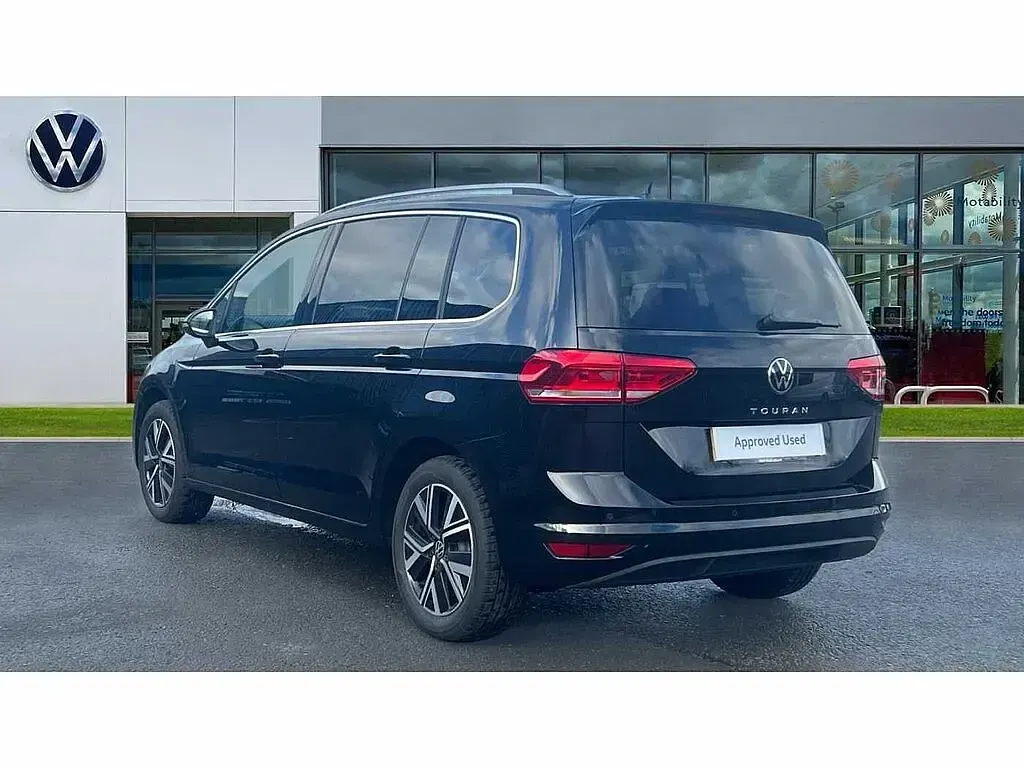 Used VW Touran SEL 150 HP (110 kW) 2025 Black MPV