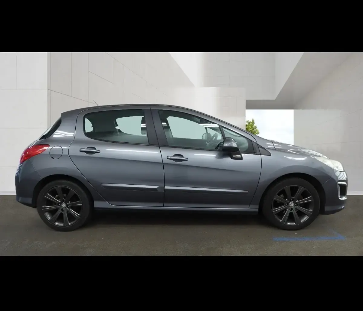 Used Peugeot 308 Active 112 HP (82 kW) 2011 Grey Hatchback