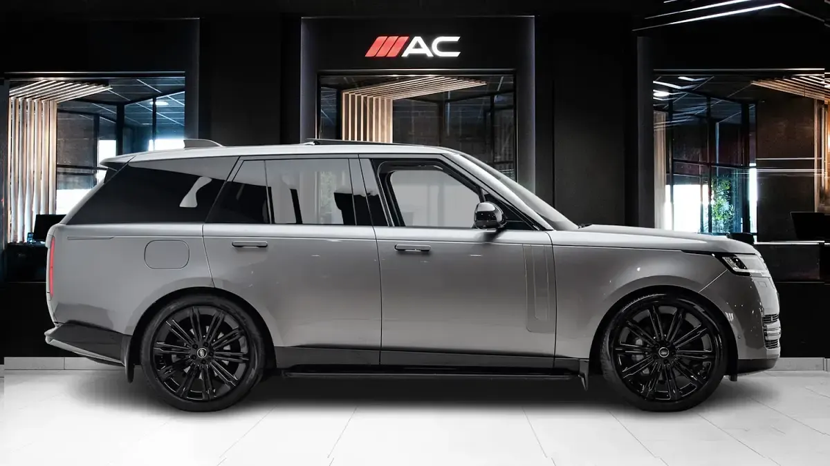 Used Land Rover Range Rover SE 2024 Grey SUV
