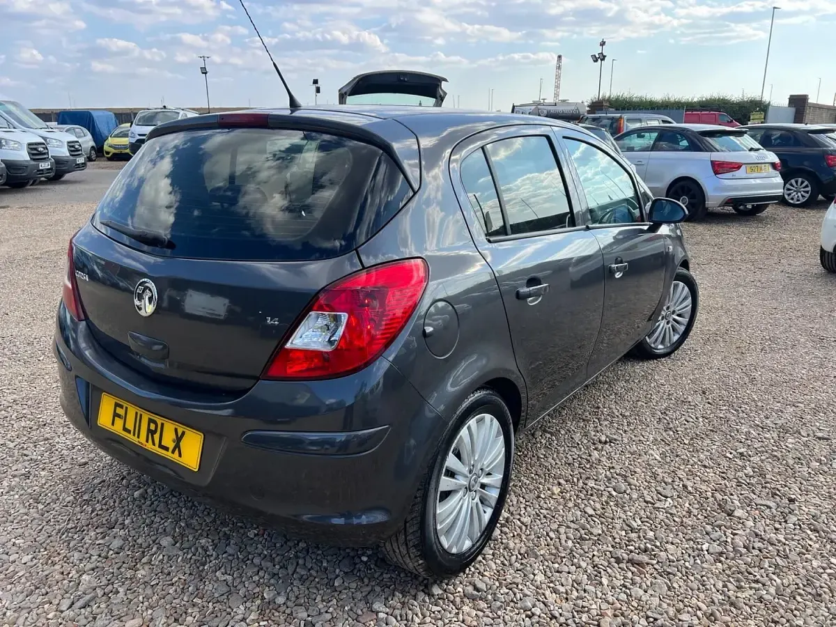 Used Vauxhall Corsa 90 HP (66 kW) 2011 Grey Hatchback