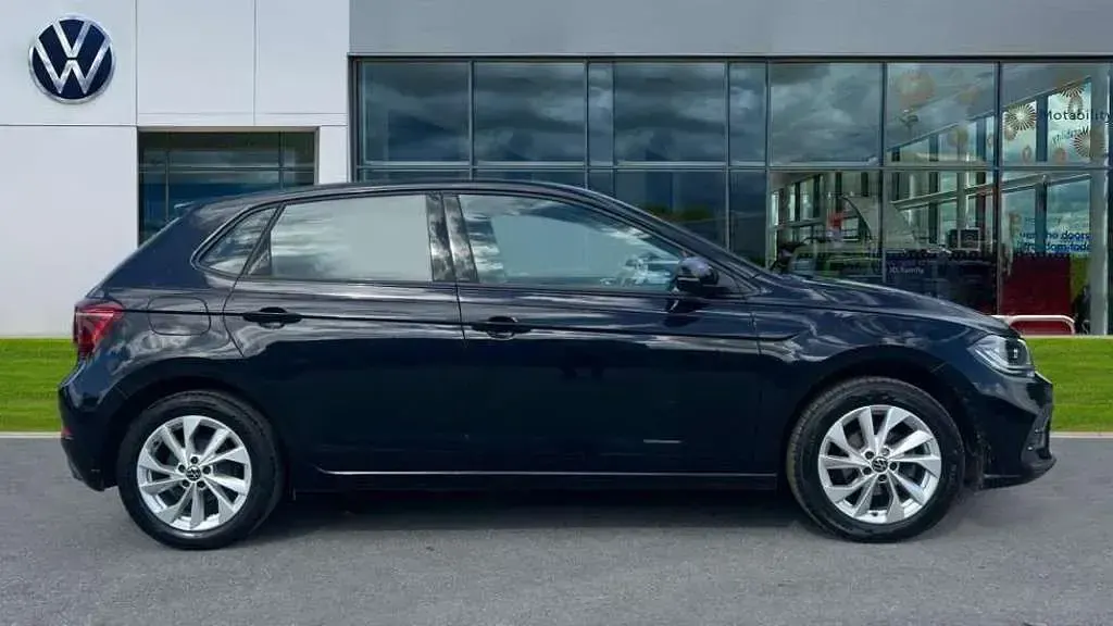 Used VW Polo Style 95 HP (69 kW) 2023 Deep black pearl Hatchback