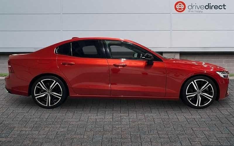 Used Volvo S60 R-Design 250 HP (183 kW) 2021 Red Sedan