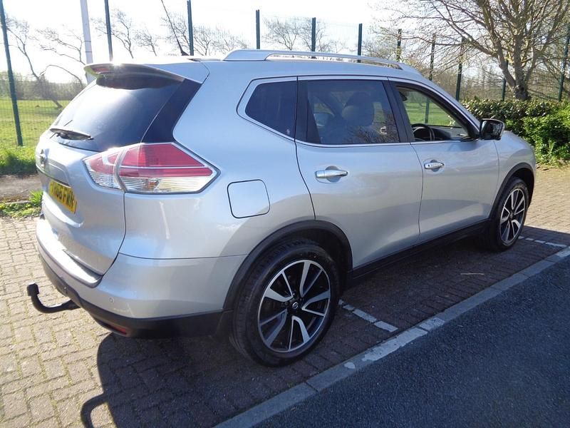Used Nissan X-Trail Tekna 130 HP (95 kW) 2016 Silver SUV