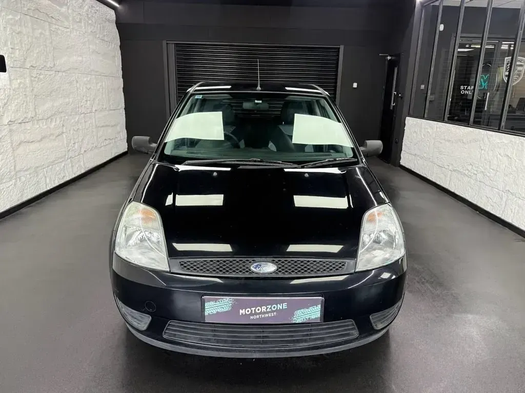 Usado Ford Fiesta Style 74 HP (54 kW) 2005 Preto Citadino