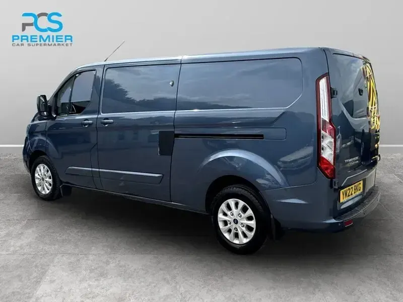 Käytetty Ford Transit Custom Limited 130 HP (95 kW) 2022 Sininen Van