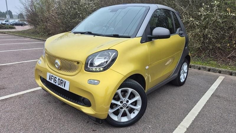 Used Smart ForTwo Cabrio Passion 71 HP (52 kW) 2016 Yellow Cabriolet