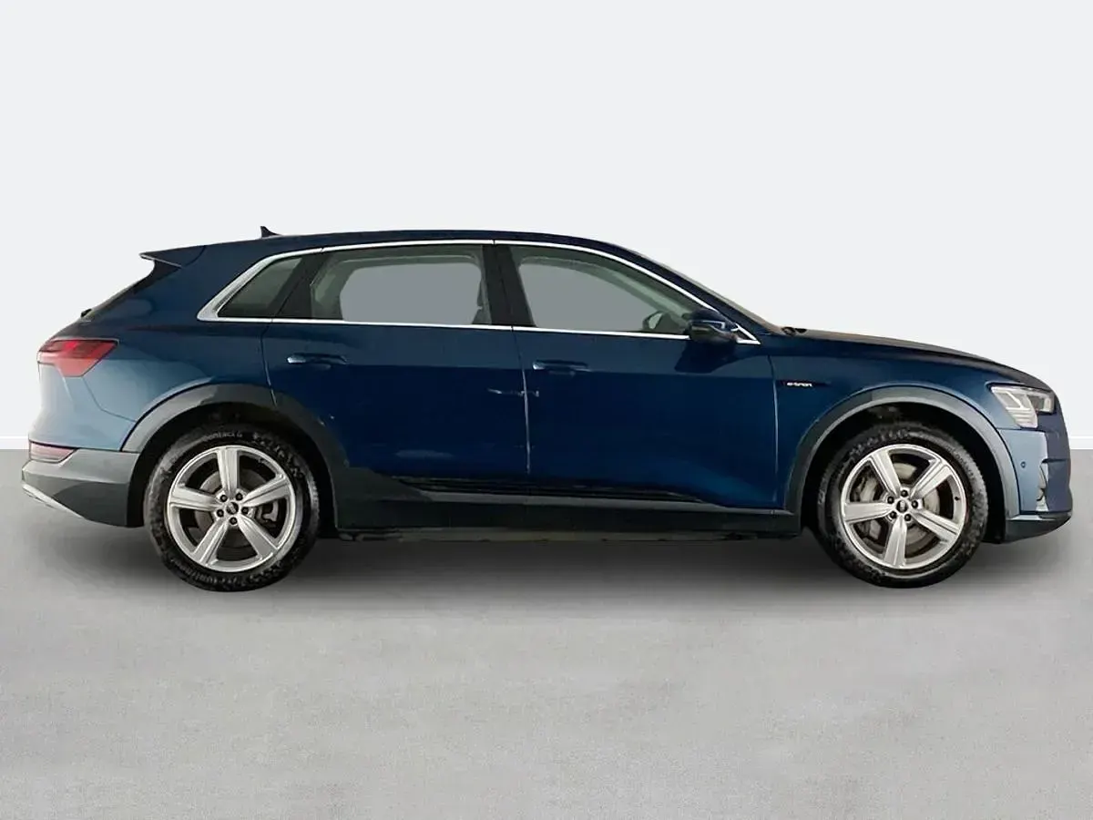 Used Audi e-tron Advanced 230 kW (313 HP) 2021 Blue SUV