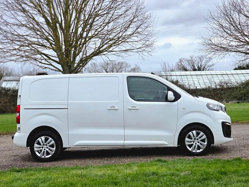 Used Peugeot Expert S 2021 White Van