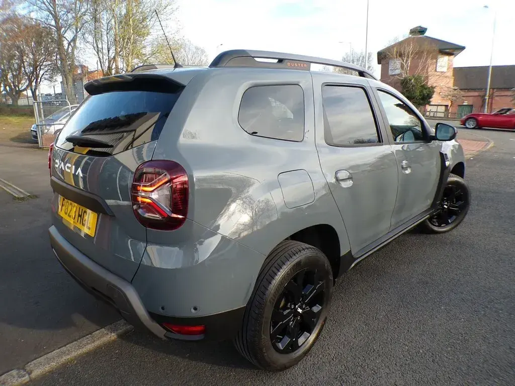 Used Dacia Duster Extreme 130 HP (95 kW) 2023 Grey SUV