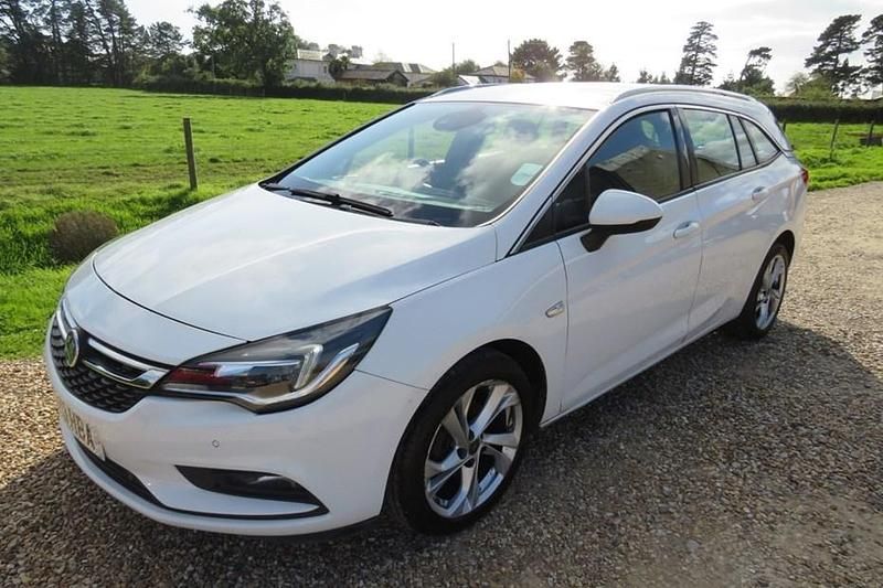 White Used 2019 Vauxhall Astra SRi Estate | £3,950 (Super price) - Image 1/1