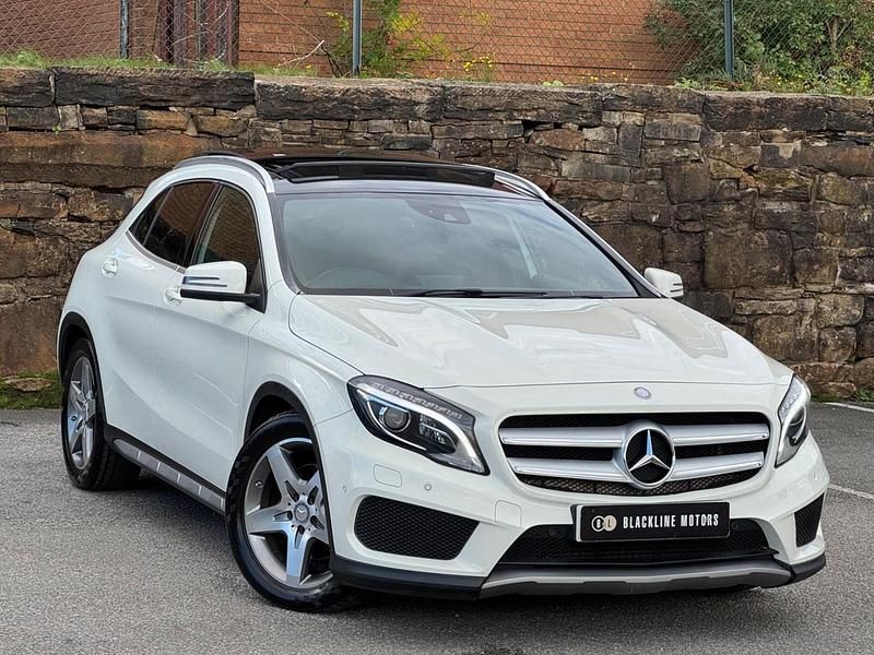 White Used 2014 Mercedes 220 AMG line Estate | £9,695 (Fair price) - Image 1/4