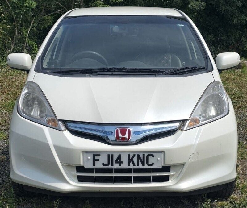 Used Honda Jazz Hybrid 2013 White Hatchback