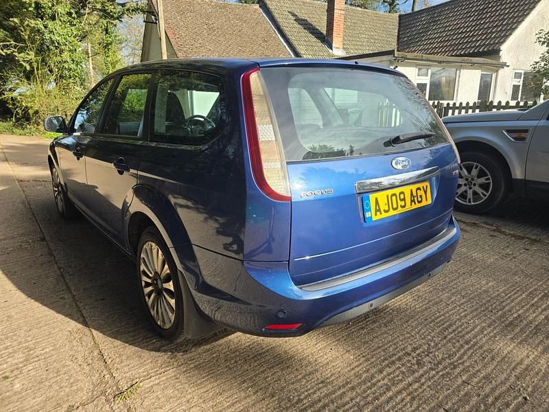 Used Ford Focus Titanium 136 HP (100 kW) 2009 Blue Estate
