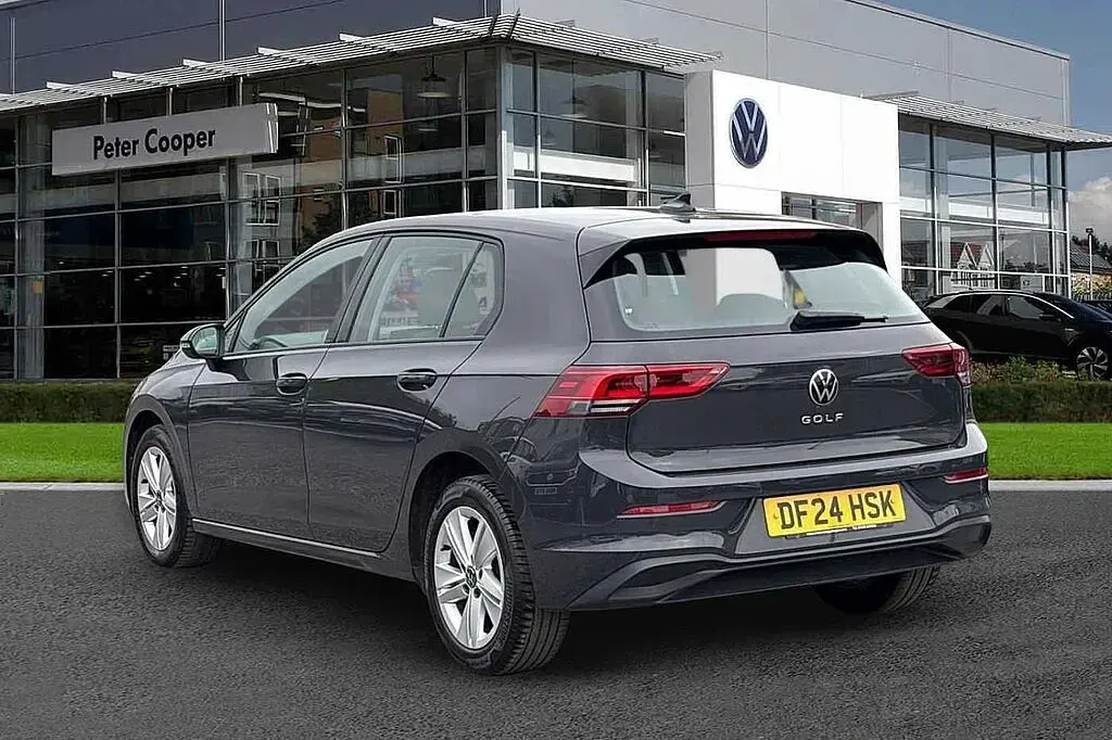 Used VW Golf VIII 130 HP (95 kW) 2024