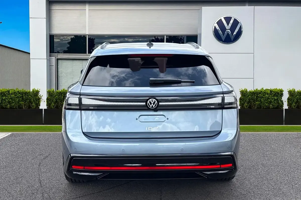 New VW ID.7 Pro 210 kW (286 HP) 2026 Blue Estate