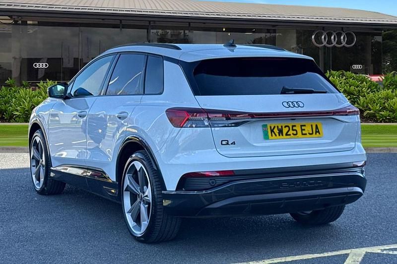 Used Audi Q4 e-tron Black Edition 210 kW (286 HP) 2025 White SUV