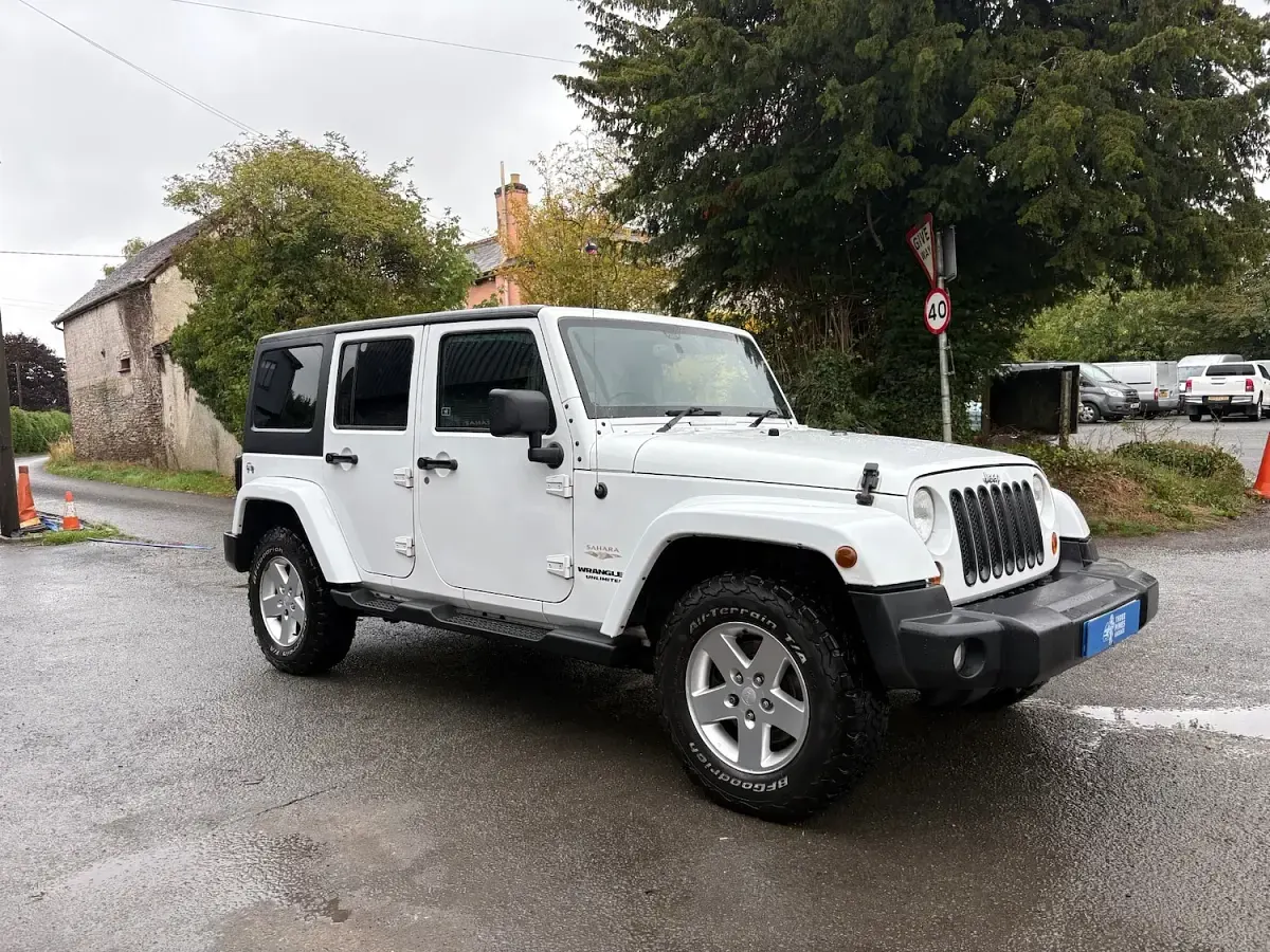 Begagnad Jeep Wrangler Sahara 197 HK (144 kW) 2013 Vit SUV