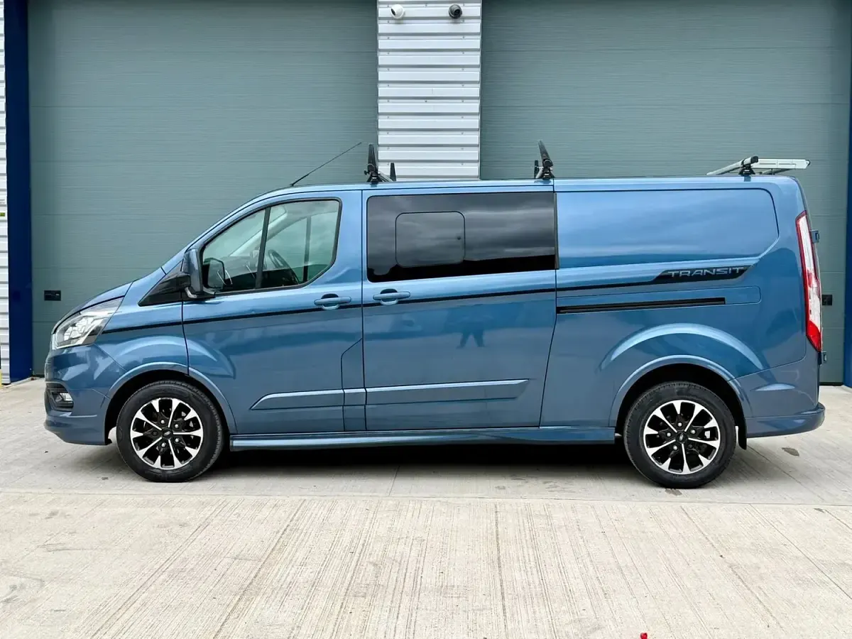 Used Ford Transit Custom Sport 185 HP (136 kW) 2020 Blue Van