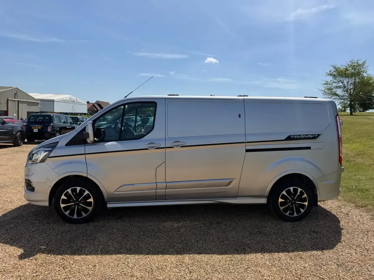 Used Ford Transit Custom Sport 170 HP (125 kW) 2018 Silver Van