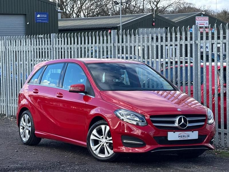Used Mercedes B180 Executive 109 HP (80 kW) 2017 Red MPV
