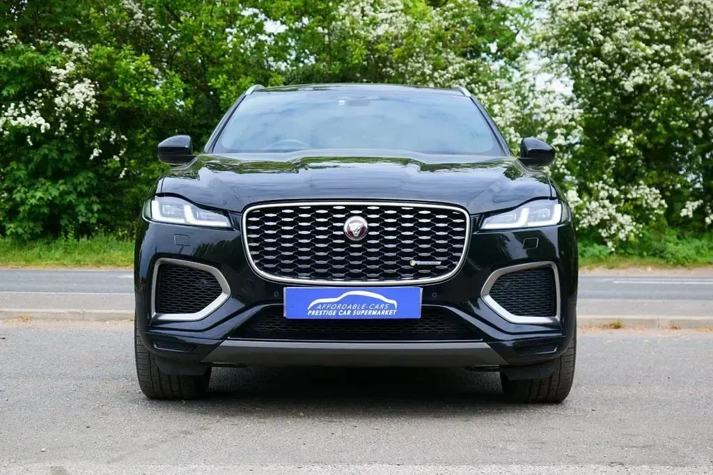 Used Jaguar F-Pace R-Dynamic 404 HP (297 kW) 2022 Black SUV
