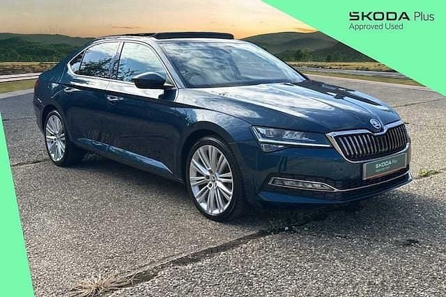 Petrol blue metallic Used 2024 Skoda Superb SE L Hatchback | £27,400 (Expensive) - Image 1/4