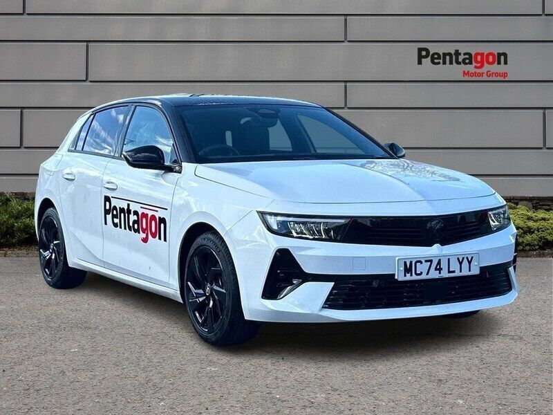 White Used 2024 Vauxhall Astra S Hatchback | £21,490 (Fair price) - Image 1/4