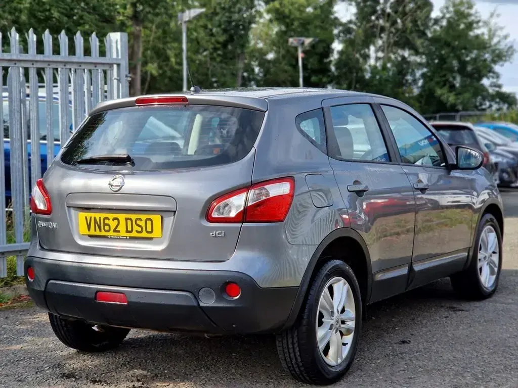 Used Nissan Qashqai Acenta 110 HP (80 kW) 2012 Grey SUV