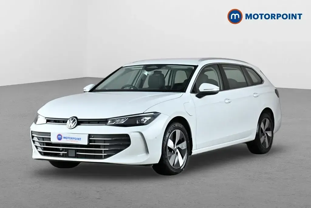 Used VW Passat Life 204 HP (150 kW) 2025 White Estate