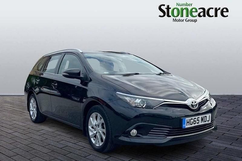 Used 2016 Toyota Auris Touring Sports Business Edition Estate | £9,995 (Fair price) - Image 1/1