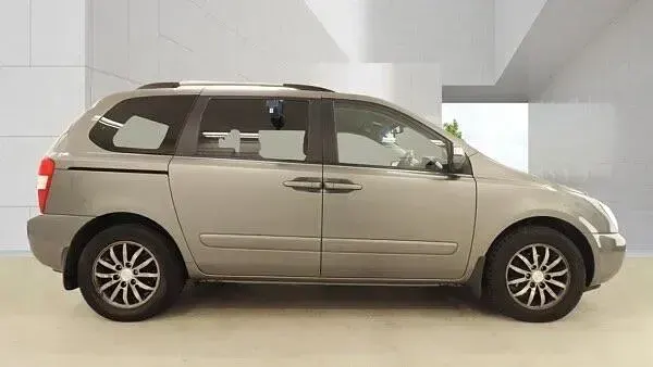 Used Kia Sedona 2011 Silver MPV