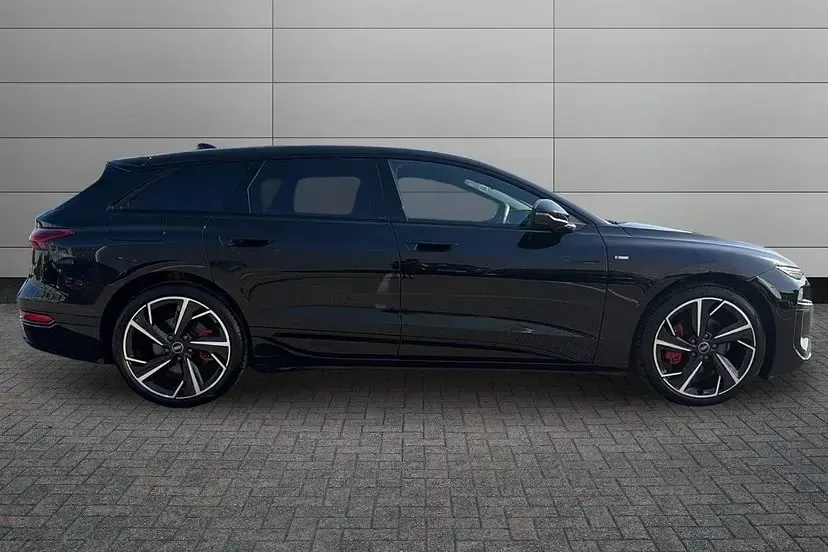 New Audi A6 e-tron S-Line 207 kW (282 HP) 2026 Mythos black Estate