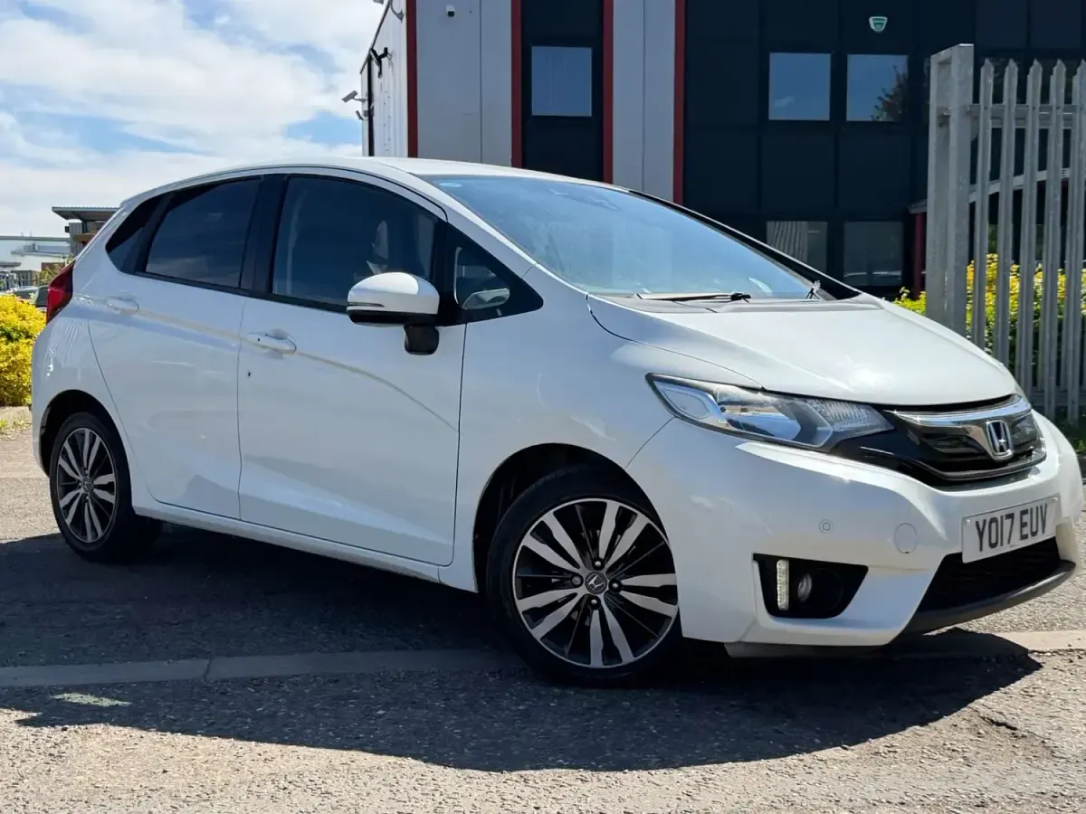 Używany Honda Jazz EX 102 KM (75 kW) 2017 Biały Hatchback