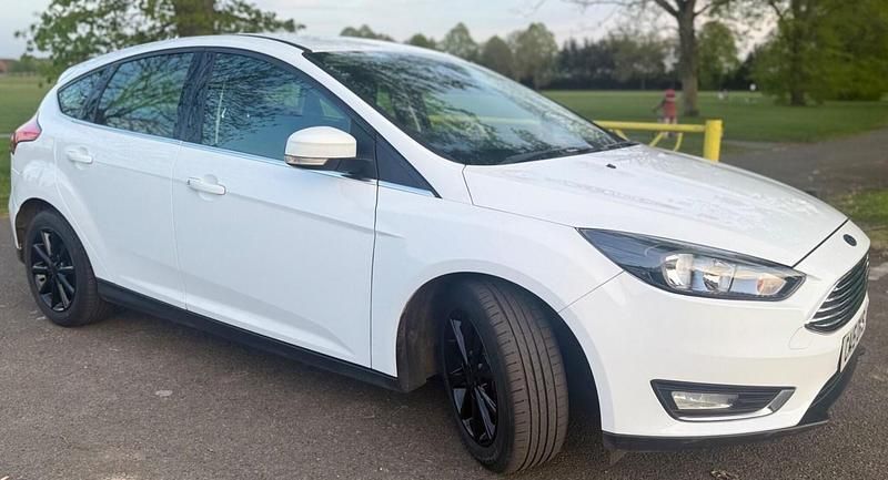 Używany Ford Focus Titanium 125 KM (91 kW) 2015 Biały Hatchback