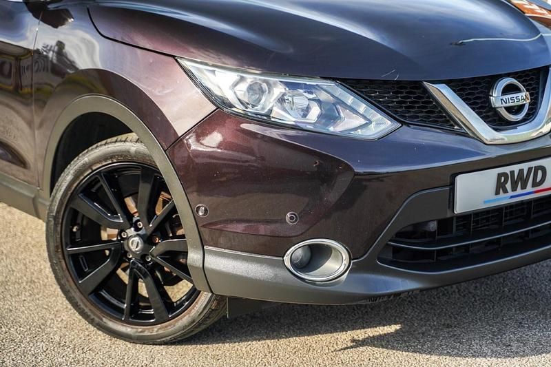 Used Nissan Qashqai Tekna 110 HP (80 kW) 2015 Black SUV