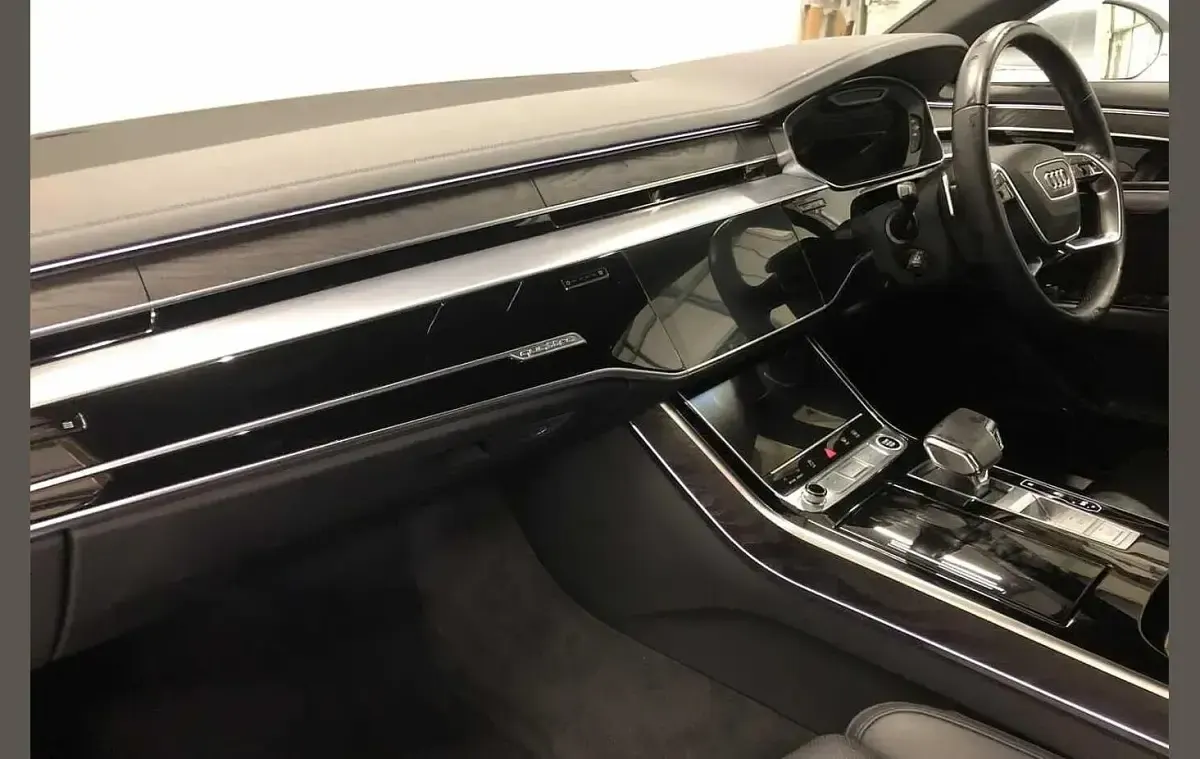 Used Audi A8L S-Line 286 HP (210 kW) 2022 Silver Sedan
