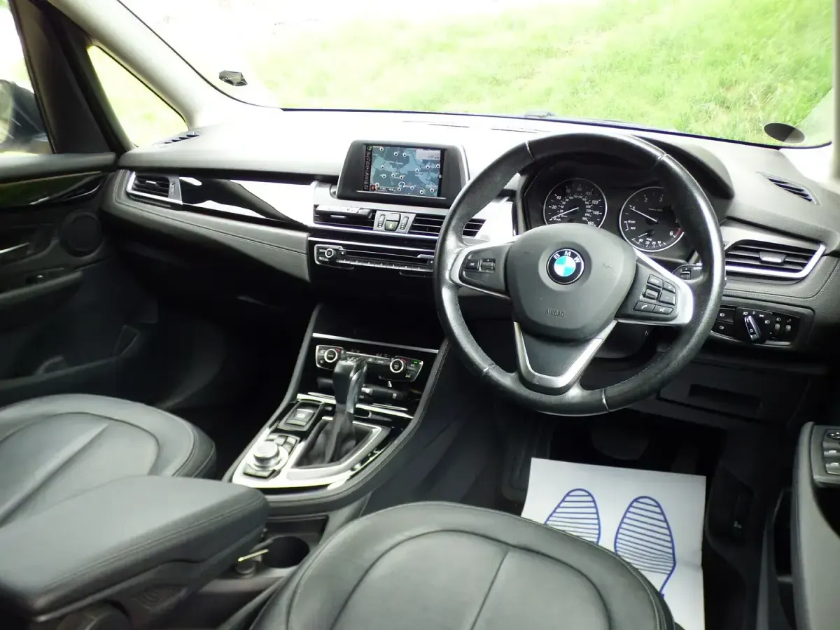 Used BMW 218 Luxury Line 150 HP (110 kW) 2016 White Estate