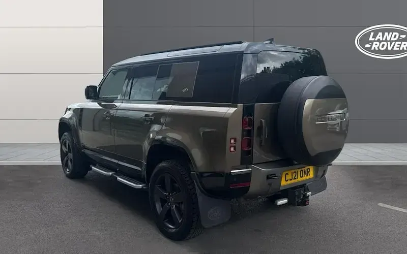 Used Land Rover Defender SE Dynamic 249 HP (183 kW) 2025 SUV