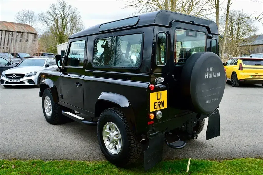 Używany Land Rover Defender 2015 Czarny Kombi