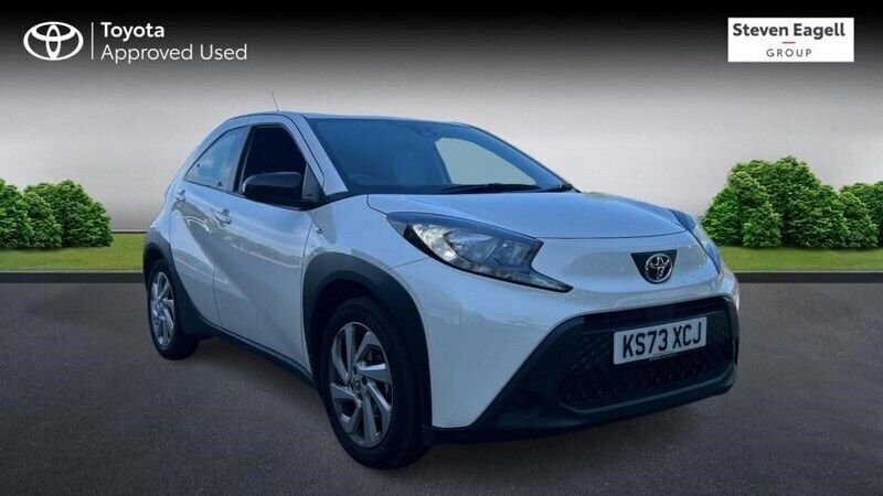 White Used 2024 Toyota Aygo PURE Hatchback | £12,537 (Fair price) - Image 1/4