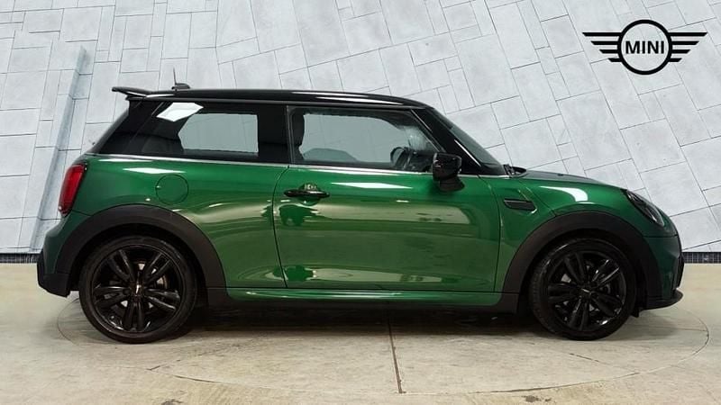 Used Mini Cooper Hatch 134 HP (98 kW) 2021 Green Hatchback