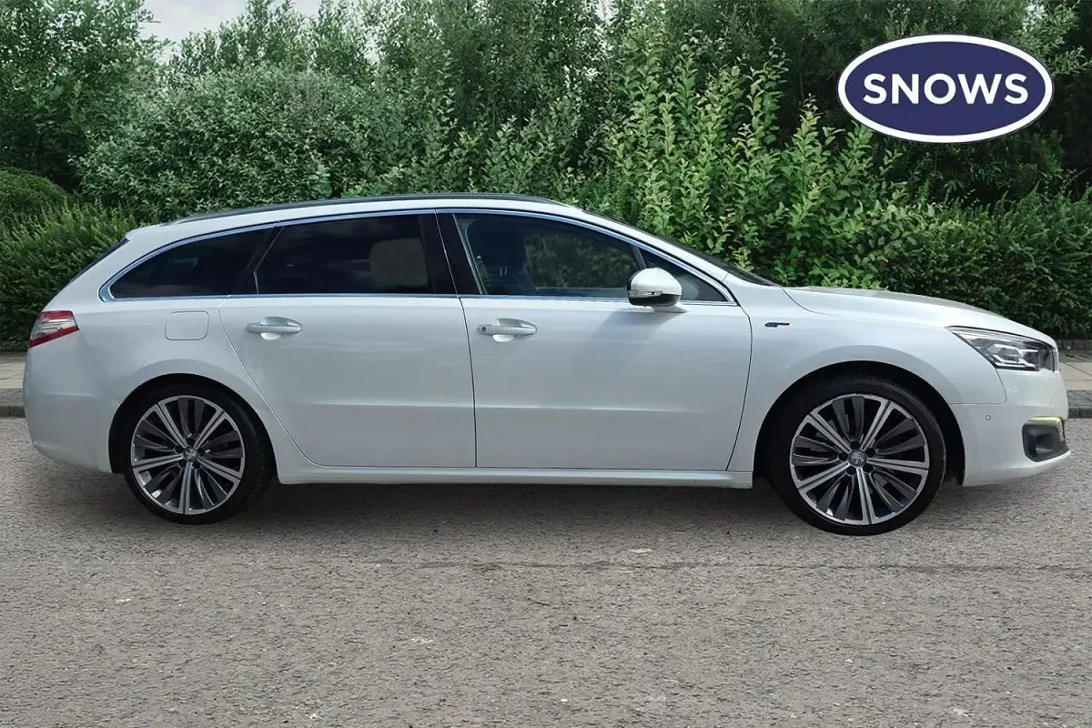Used Peugeot 508 GT 181 HP (133 kW) 2017 White Estate