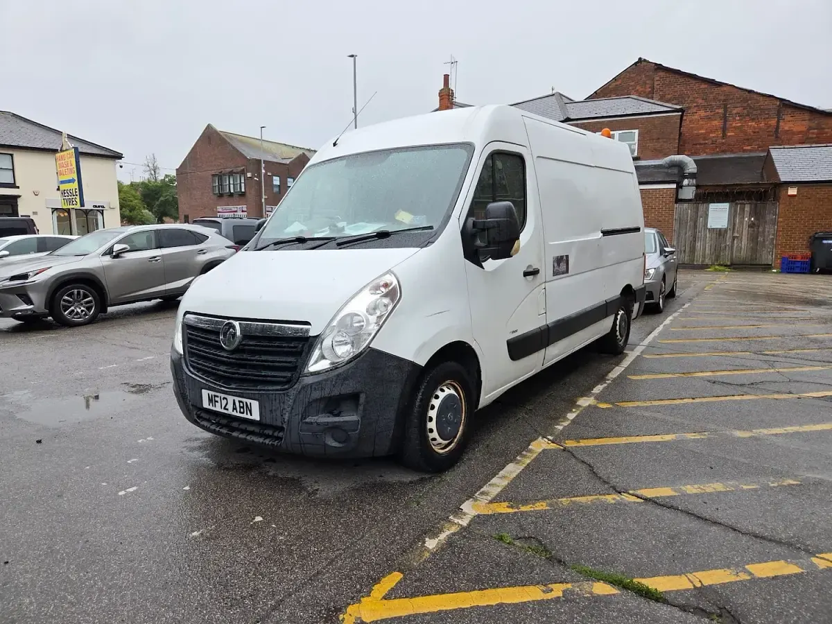 Used Vauxhall Movano 100 HP (73 kW) 2012 White MPV