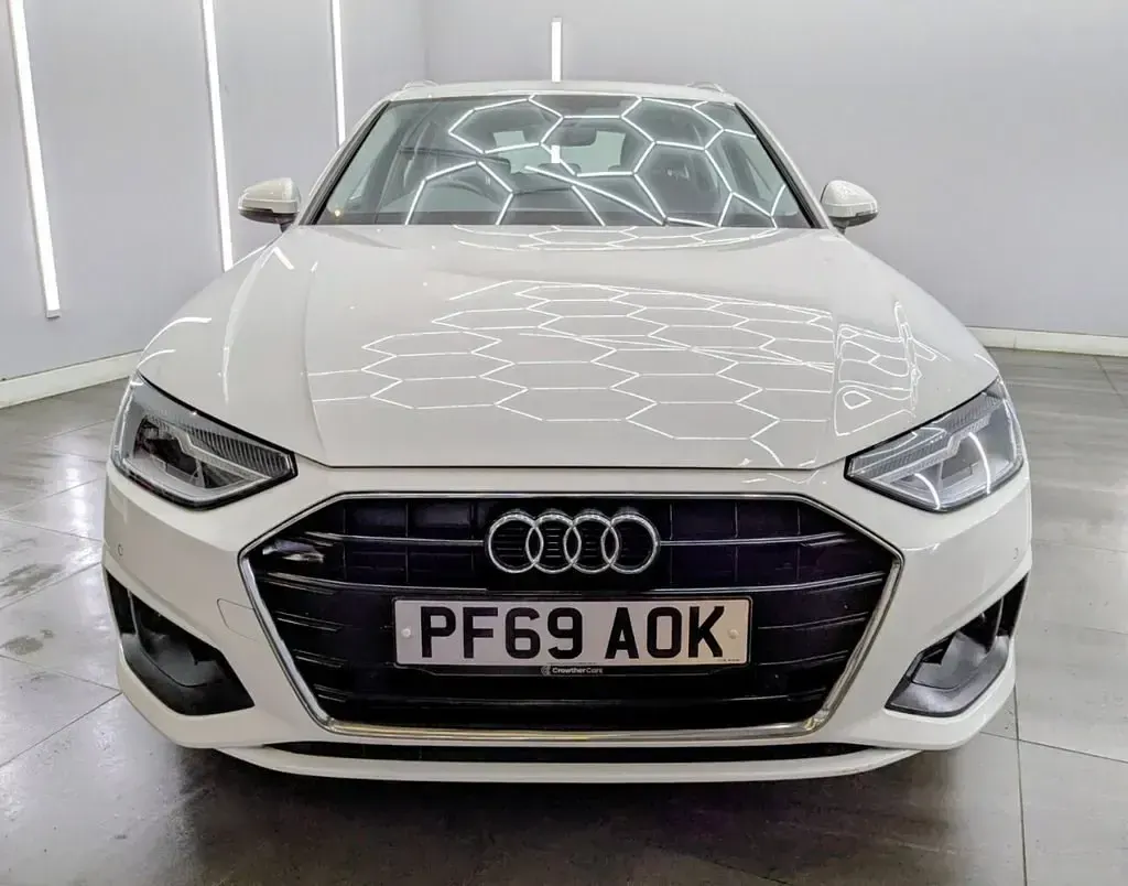 Gebraucht Audi A4 Comfort 136 PS (100 kW) 2019 Weiß Kombi
