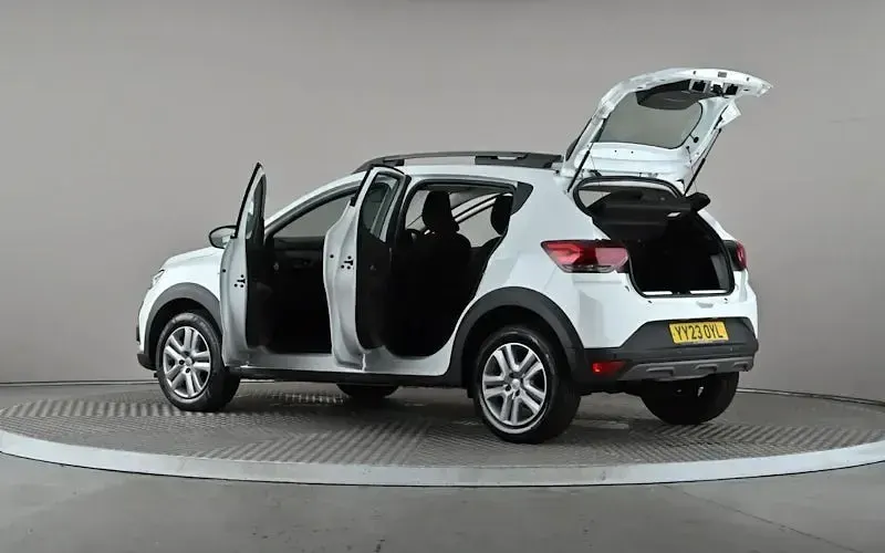 Used Dacia Sandero Expression 91 HP (66 kW) 2023 White Hatchback