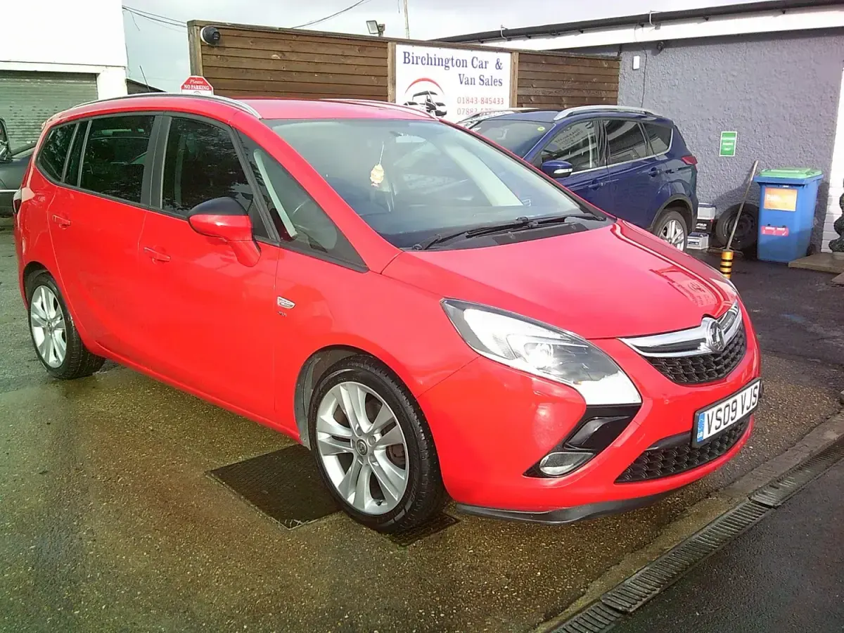 Second-hand Vauxhall Zafira SRi 170 CP (125 kW) 2014 Roșu Monovolum