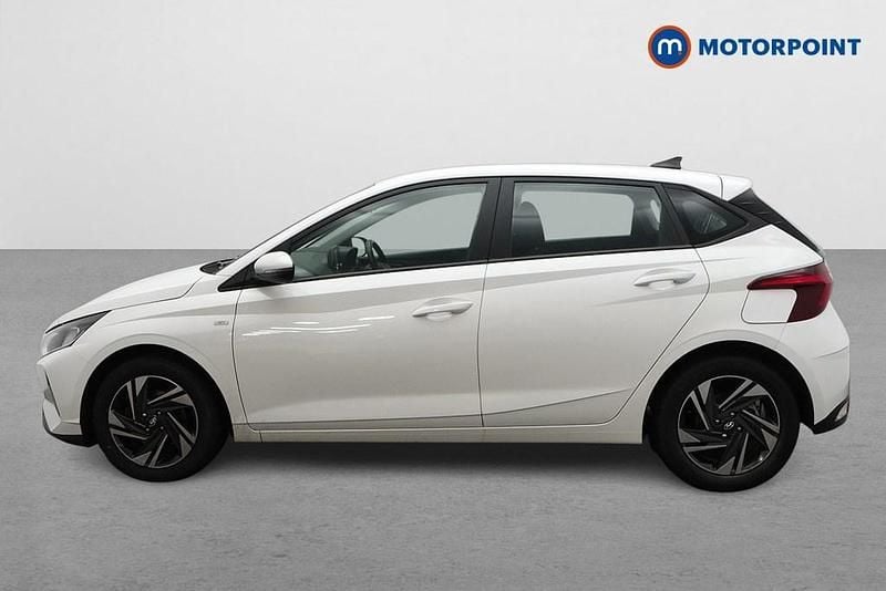 Used Hyundai i20 SE 2021 White Hatchback