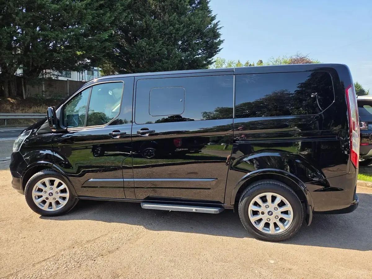 Used Ford Tourneo Titanium X 170 HP (125 kW) 2018 Black MPV